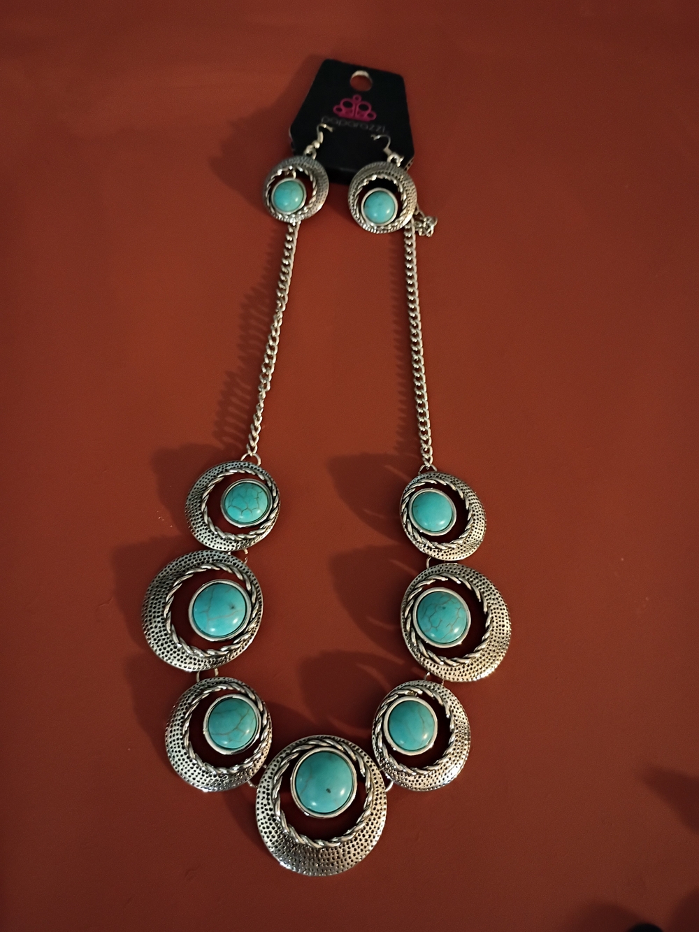 paparazzi Turquoise and Silver Textured Circle Necklace